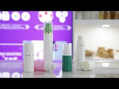 A024 بطری سفید و کاپ سفید با خط نقره ای بطری بدون هوا PP برای لوسیون سرم